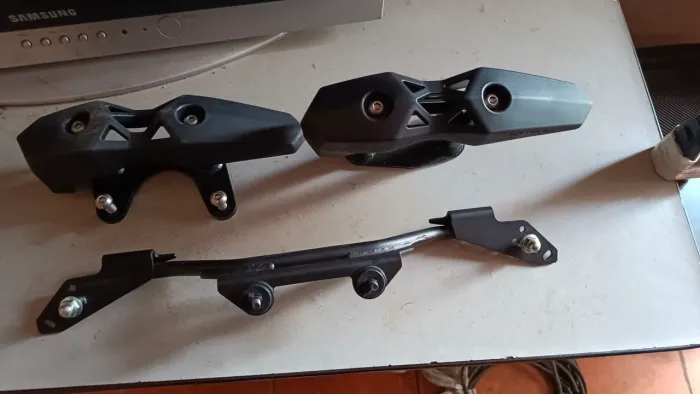 Slider lateral versys  650 suporte de farol de milhas de brinde