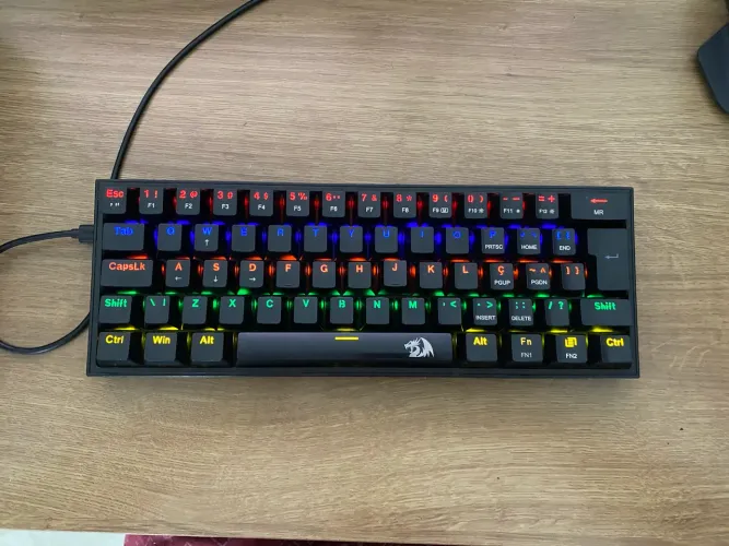 Teclado Mecânico Redragon Fizz K617-RB RGB 60% - Switch Red - Excelente Estado