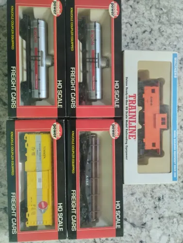 Vendo 05 vagões importados novos.