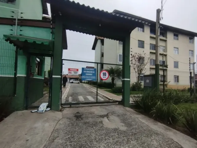 Apartamento com 2 dormitórios à venda, 47 m² por R$ 210.000,00 - Fazendinha - Curitiba/PR