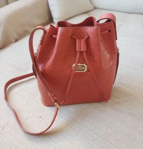 Bolsa Vitor Hugo nova pouco uso