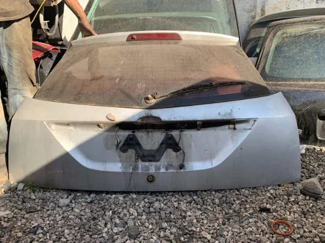 Porta traseira Ford Focus com vidro 2000/2009