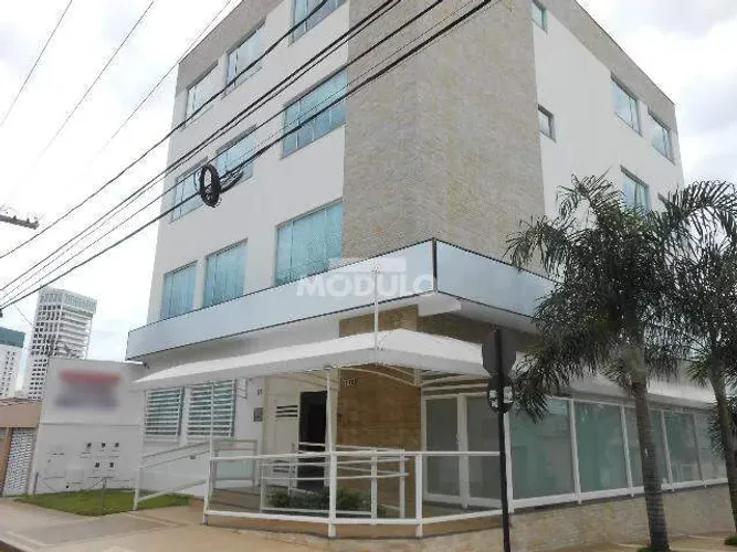 Prédio comercial para locação no bairro Cazeca