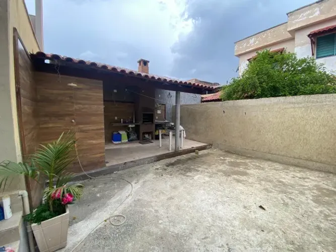 Casa de 3 Quartos e Garagem em Agostinho Porto - São João de Meriti