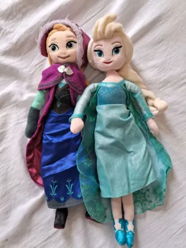 Bonecas Ana e Elsa da Frozen de Pelúcia 40 cm cada