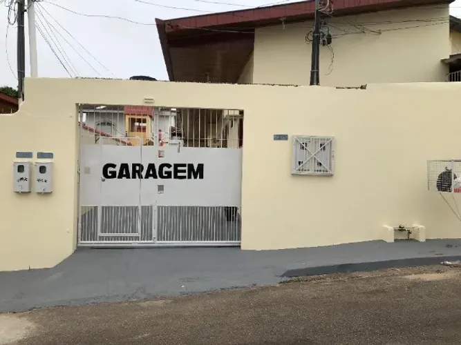 Aluga-se apartamento estilo casa