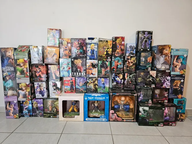 Diversas estatuas - action figures