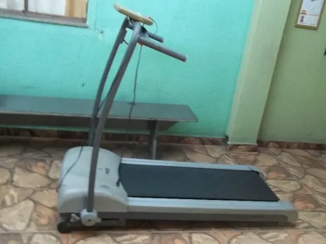 Até 4x sem juros -Esteira Elétrica Caloi - 120 Kg - C/ Amortecedor de Inclinação e Impacto