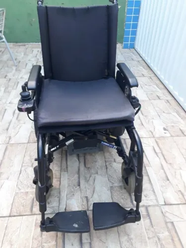 Cadeira de rodas elétrica 