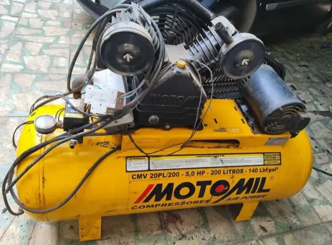Vendendo compressor 200 litros 