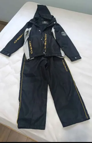 Conjunto frio Oakley 06 anos, lindooooo