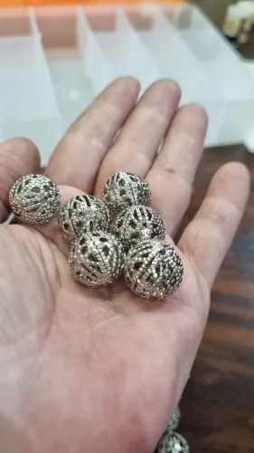 Bola Vazada em Metal para Montagem de Bijuterias - 35 Pecas