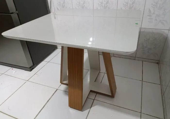 Mesa de jantar elegante para 4 cadeiras 90x90