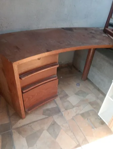 Escrivaninha retro curva de madeira