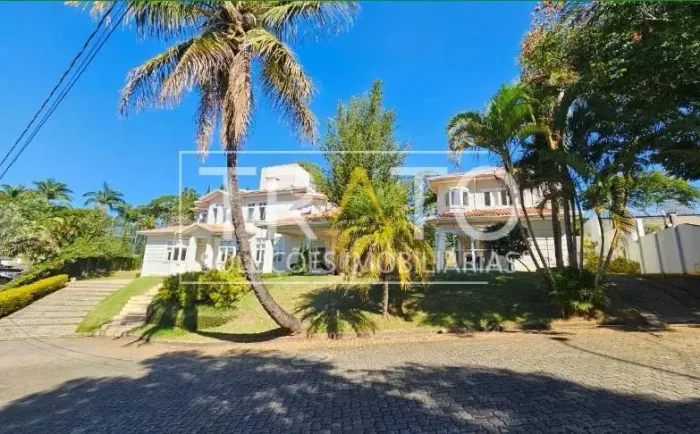 Casa em condomínio para venda ou locação com 6 quartos no Colinas do Santander