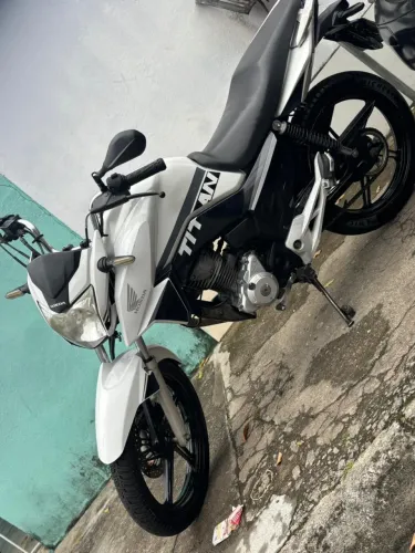 Abaixo da FIPE - Honda Cg 160 FAN Flex 2018 branca