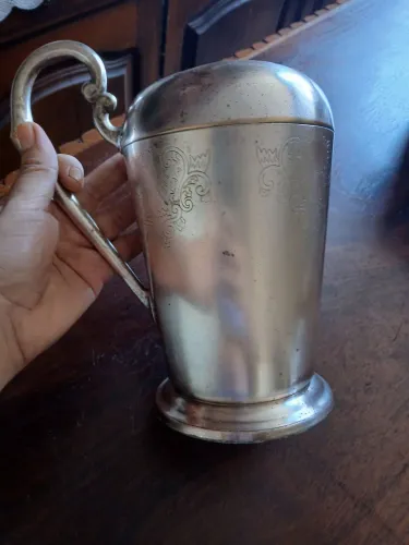 Jarra com designe Antigo