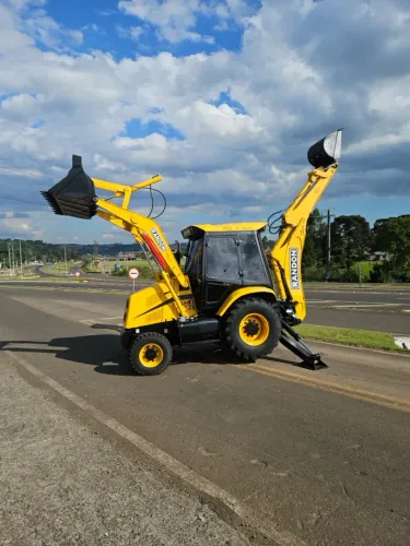 Retroescavadeira Randon RK 406 advanced