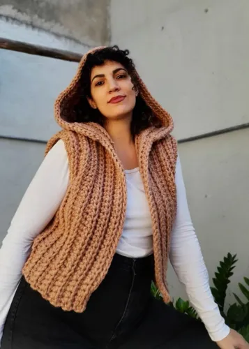 Casaco de Crochê com Capuz Bege