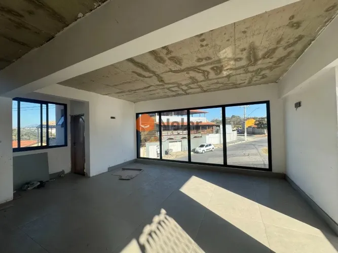 SALA COMERCIAL COM 33M² NO BAIRRO FRIMISA EM SANTA LUZIA MG