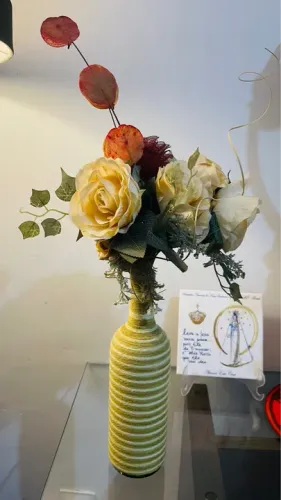 Vaso Decorativo em Estilo Rústico - Flores / Rosas Artificiais 