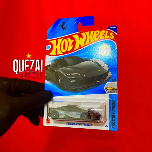 Hot Wheels Ferrari SF90 STRADALE chumbo / Prata
