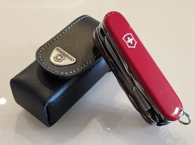 Victorinox Cybertool 32 Funções Vermelho