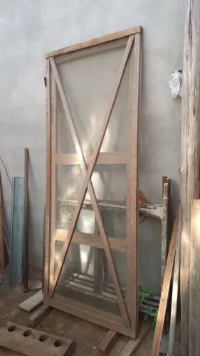 Porta para viveiro com tela de inox