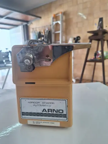 Abridor de lata e afiador 