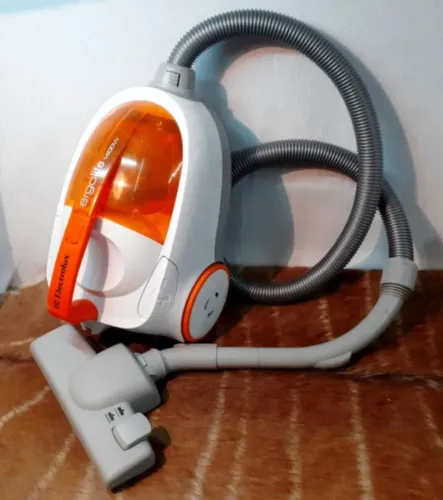 Aspirador Electrolux Com Fio 1400w-127v(Usado)