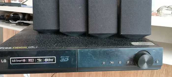 Blue-ray LG SmartTV 5 caixas e 1 Subwoofer