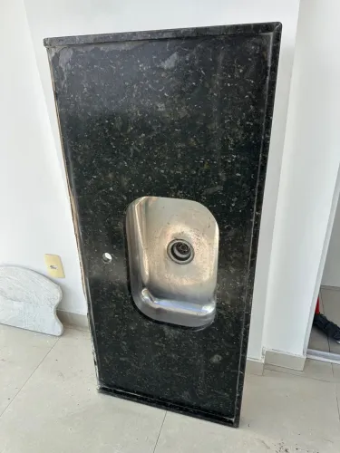 Pia de Mármore com Cuba Inox + Roda-Banca