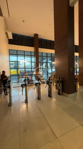 VENDO SALA COMERCIAL MOBILIADA e com VAGA DE GARAGEM NO ED. LOURENÇO OFFICE codigo: 103557