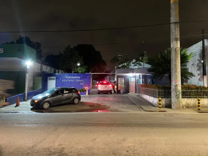 Casa de condomínio sobrado para venda com 90 metros quadrados com 4 quartos em Tejipió - R