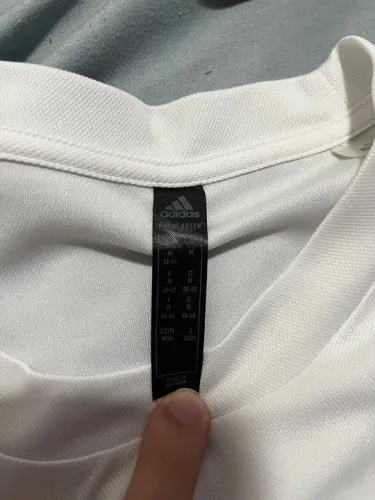 Camiseta Adidas branca P