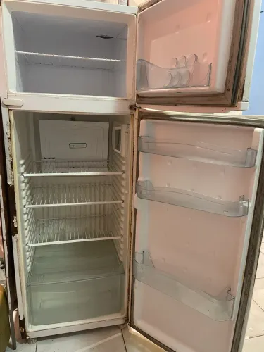 Geladeira com defeito 