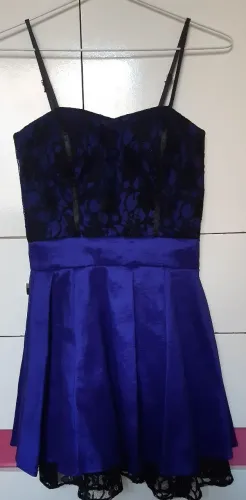 Vestido de festa azul e preto
