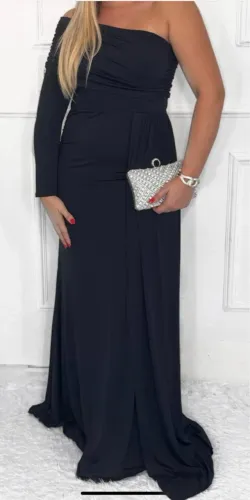 Vestido de festa preto em poliamida com bojo e forro