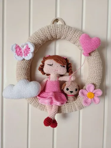 Guirlanda Decorativa de Crochê para Quarto de Bebê