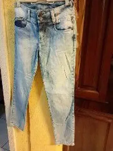 Calça jeans feminina 38 ( Lança Perfume)