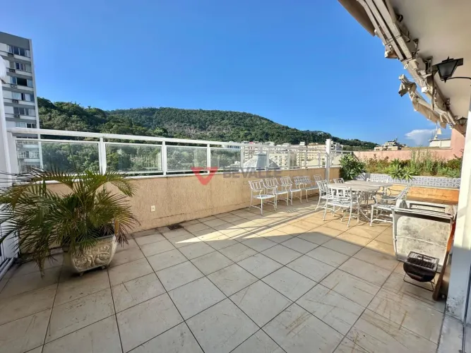 Cobertura a venda/locação em Laranjeiras: 300m², 5 quartos