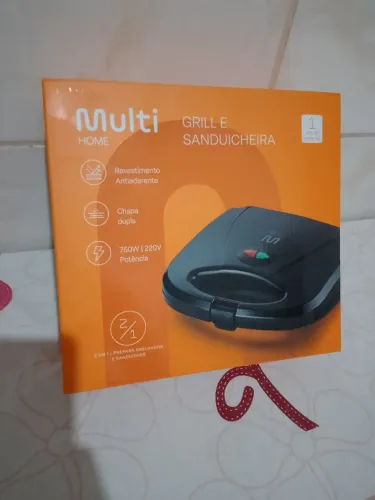 Vendo Sanduicheira Multilaser nova