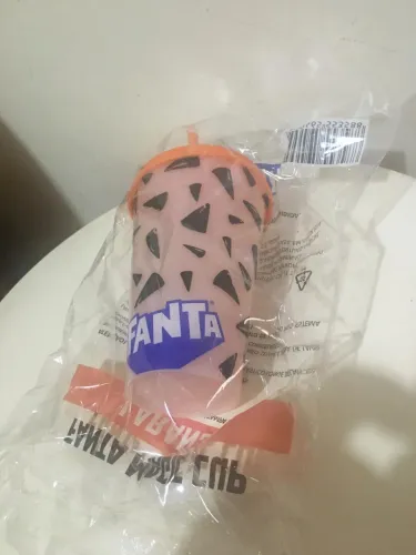 Copo Fanta  Laranja com tampa e canudo 