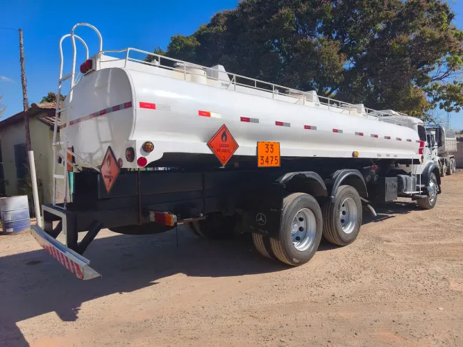 Mercedes 1318 tanque combustível
