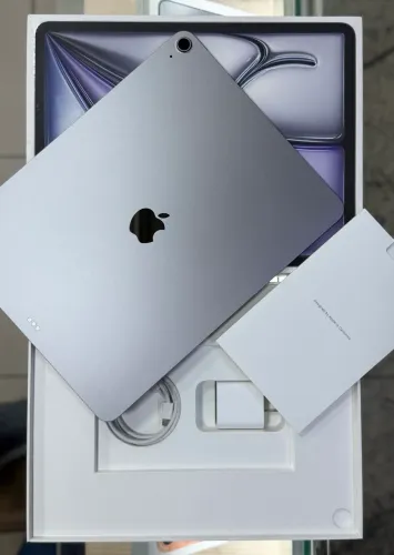 Ipad air 13 polegadas m3 128gb garantia Apple até 07/12/2027 LOJA FÍSICA ( 128 gb )