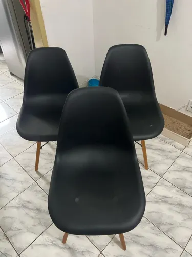 Vendo cadeiras Eiffel Eames Preta