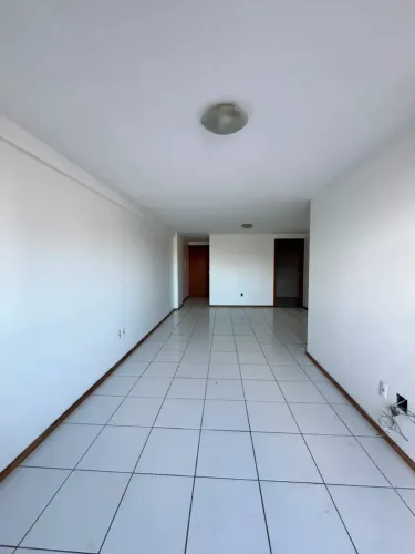 Apto de 90 m² | 3 quartos, sendo 1 suíte | 3 banheiros | DCE na Jatiúca