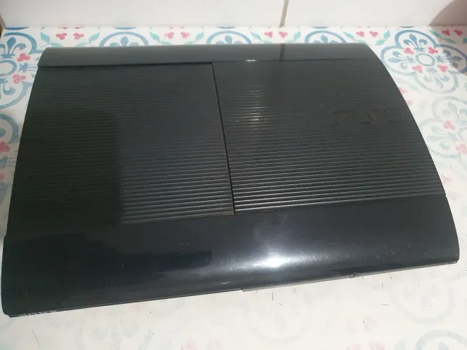PS3 Super Slim 250GB Original + 20 Jogos Físicos + 2 Controles