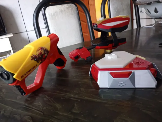 Kit Homem de Ferro Playmation Marvel Hasbro Repulsor de braço, Power activador, Pistola El