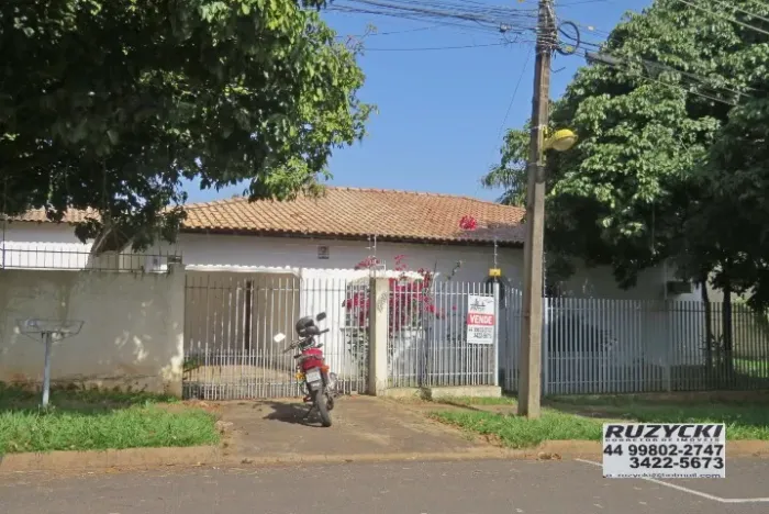 Casa em Paranavaí 3 Quartos,1 c/ Armário e Suite, 2º Armário, 3º Simples Jd Ouro Branco